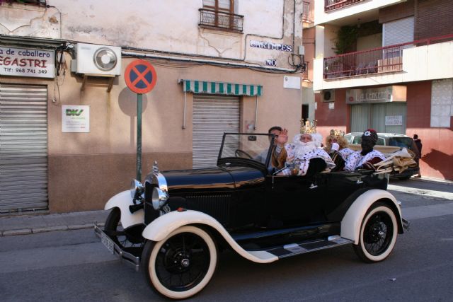 Melchor, Gaspar y Baltasar llegan a Cehegín ante al asombro y la emoción de los más pequeños - 1, Foto 1