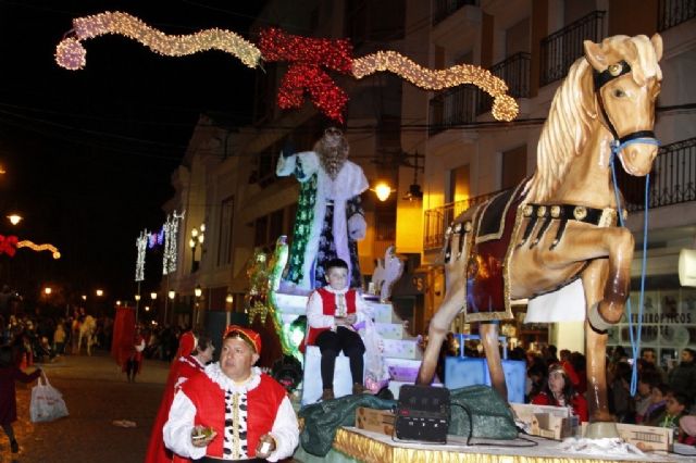 Jumilla despide la Navidad con la cabalgata de Reyes más multitudinaria que se recuerda en la ciudad - 2, Foto 2
