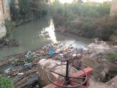Los socialistas denuncian que la Acequia Mayor de Barreras (Aljucer) se est convirtiendo en un vertedero