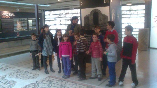 Una decena de niños y niñas participan en la actividad infantil Ave ¡Año Nuevo! - 2, Foto 2