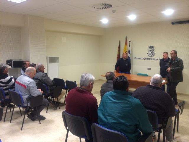 Servicios inicia actuaciones en diversos espacios deportivos, edificios públicos y vías urbanas del municipio - 1, Foto 1