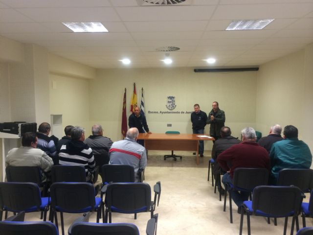 Servicios inicia actuaciones en diversos espacios deportivos, edificios públicos y vías urbanas del municipio - 2, Foto 2