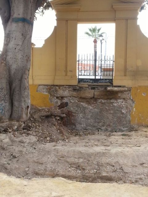 IU-Verdes denuncia que las obras de restauración de la antigua escalera del jardín botánico están paradas - 1, Foto 1