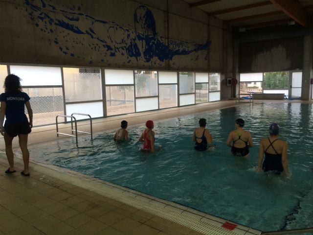Más de 400 personas ya disfrutan de los cursos de natación ofertados por Deportes en la piscina climatizada - 2, Foto 2