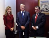 Fecoam y Banco Santander firman un convenio para facilitar la financiacin a los socios y trabajadores de cooperativas