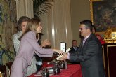 El totanero Juan Carrin, Presidente de FEDER, recoge la Cruz de Oro de la Solidaridad Social de la mano de Su Majestad la Reina Sofa