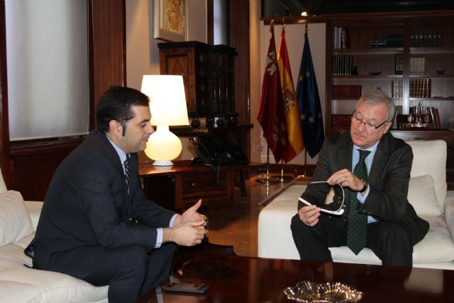 El presidente de la Comunidad, Ramón Luis Valcárcel, recibe al director de la empresa Neosistec, Javier Pita - 2, Foto 2