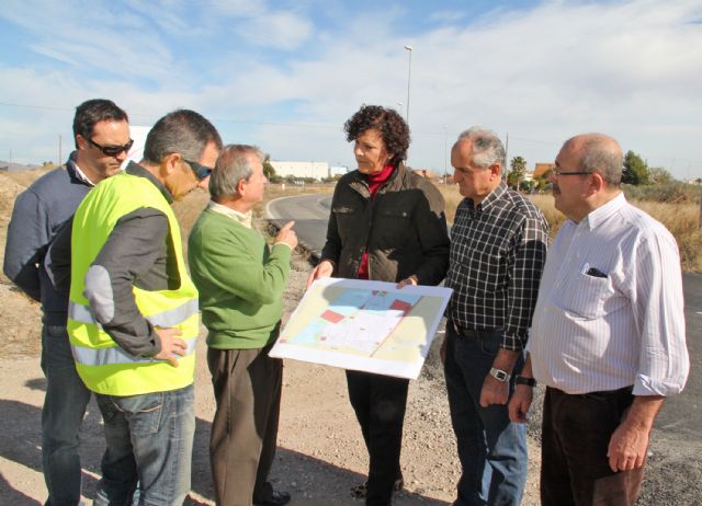 El DG de Carreteras y la Alcaldesa de Puerto Lumbreras visitan las obras de mejora de la carretera D16 que une Puerto Lumbreras con la Estación- El Esparragal - 1, Foto 1