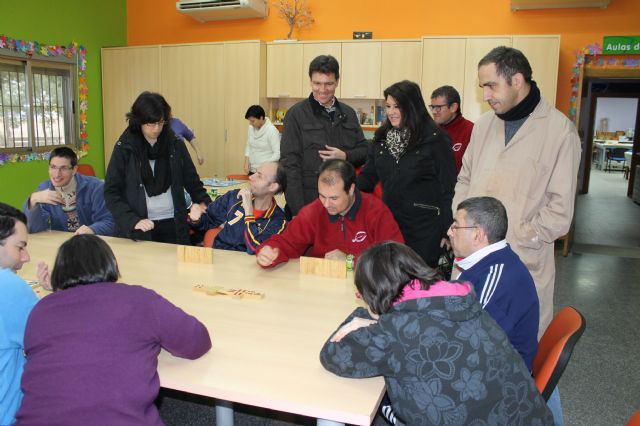 El Centro de Da de Las Salinas prepara su vivero con nuevas plantas para la primavera, Foto 1
