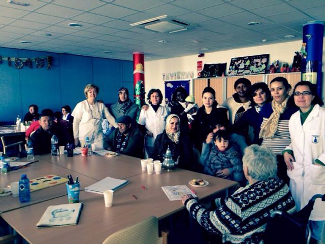 El taller torreño Mujeres entre Culturas visita el Centro de Día de las Personas Mayores - 1, Foto 1