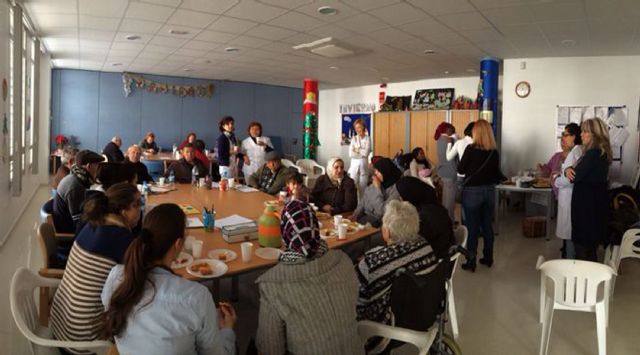 El taller torreño Mujeres entre Culturas visita el Centro de Día de las Personas Mayores - 2, Foto 2