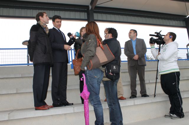 Las nuevas instalaciones del Gudalentn vienen a dar respuesta a una vieja demanda de deportistas y aficionados al ftbol, Foto 1