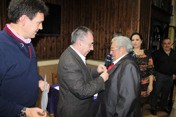 Proteccin Civil entrega la Medalla de Plata con distintivo azul a Jos Romera por sus 15 años de trabajo y constancia en la agrupacin local, Foto 7