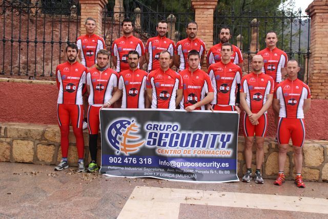 Se presenta el equipo ciclista del Club Ciclista Santa Eulalia 2014 - 1, Foto 1