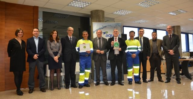 Empleo entrega a ´Aqualia´ el primer distintivo ´Empresa comprometida con la seguridad y la salud laboral´ - 1, Foto 1