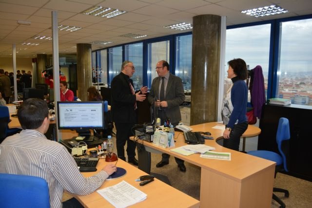 Empleo entrega a ´Aqualia´ el primer distintivo ´Empresa comprometida con la seguridad y la salud laboral´ - 3, Foto 3