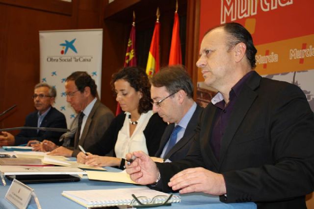 Ayuntamiento y la Caixa impulsan un plan para combatir la pobreza infantil que el pasado año atendió a 2.300 niños - 2, Foto 2