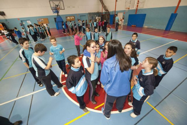 Los pequeños del Virgen del Carmen practican el basket con sus ídolos - 5, Foto 5