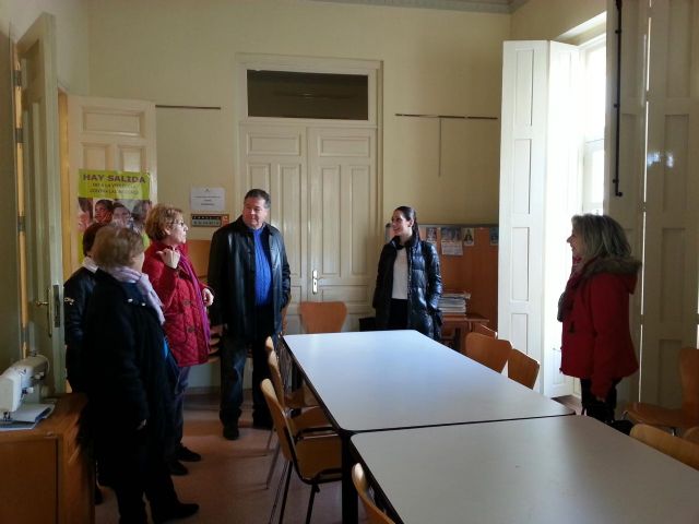 El centro de La Rosaleda de Algezares estrena ventanales - 1, Foto 1