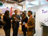 Inversores chinos se interesan por el stand de Murcia en Fitur