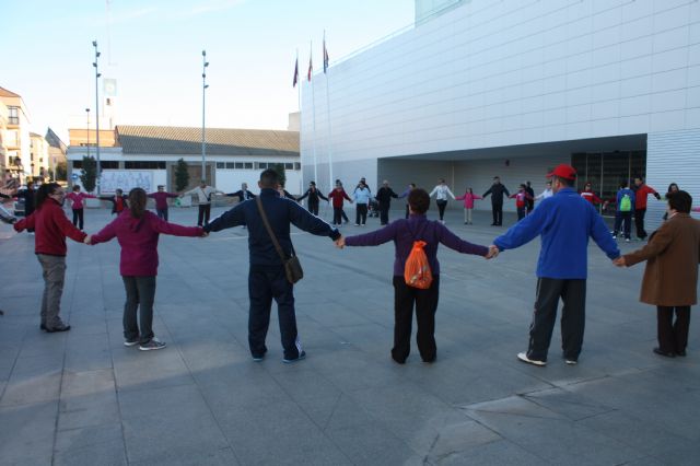 Celebrada con éxito la primera ruta de senderismo solidaria para mayores - 3, Foto 3