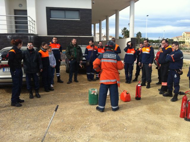 Emergencias imparte un curso de prevención de incendios a más una veintena de voluntarios - 1, Foto 1