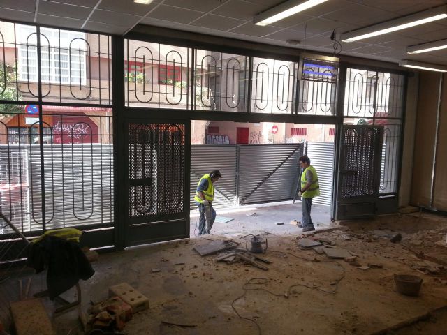 Comienzan las obras de mejora y modernización en la Plaza de Abastos Saavedra Fajardo - 1, Foto 1