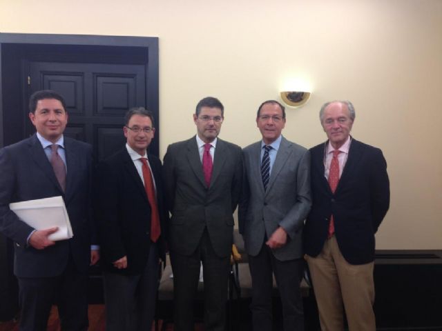 El Alcalde consigue el compromiso de Fomento de estudiar la llegada del AVE a El Carmen con las vías soterradas - 1, Foto 1