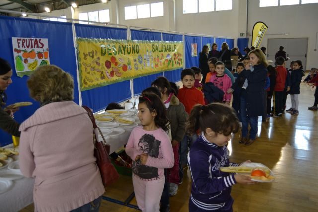 Pan, aceite y mandarinas para los alumnos del colegio Nuestra Señora del Carmen - 3, Foto 3
