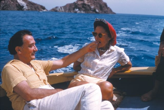 Una colección de imágenes de Robert Descharnes muestran la vida en Cadaqués de Dalí en el Museo Arqueológico de Murcia - 1, Foto 1