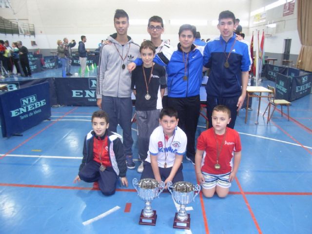 El colegio Santa Eulalia y el IES Juan de la Cierva, campeones regionales de tenis de mesa de Deporte Escolar, Foto 2