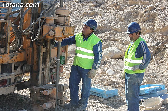 Se estn realizando sondeos geolgicos para determinar la mejor ubicacin donde construir la presa de la rambla de Lbor - 17