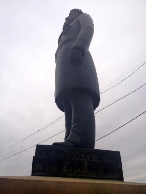 Concluye la restauración de la escultura en recuerdo de José María Muñoz, el gran benefactor de la riada de Santa Teresa - 2, Foto 2