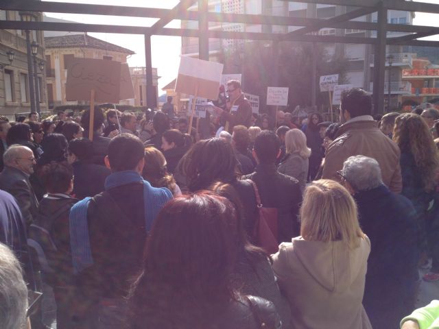 Los socialistas ciezanos se manifiestan contra el traslado del laboratorio del Lorenzo Guirao - 1, Foto 1