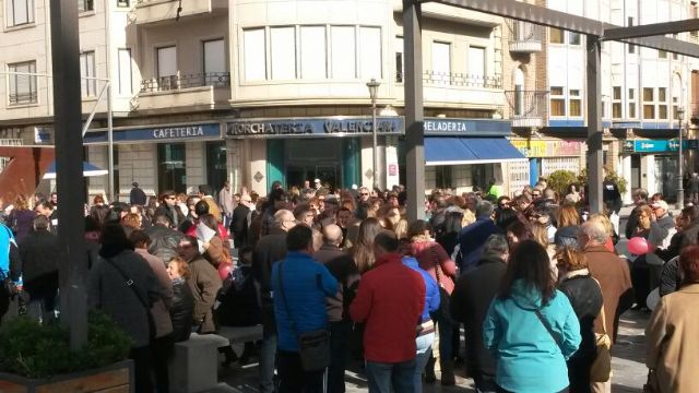 Los socialistas ciezanos se manifiestan contra el traslado del laboratorio del Lorenzo Guirao - 2, Foto 2