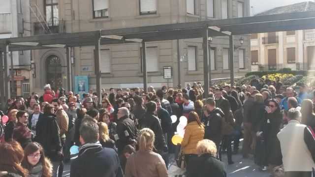 Los socialistas ciezanos se manifiestan contra el traslado del laboratorio del Lorenzo Guirao - 3, Foto 3
