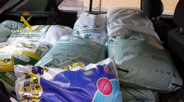La Guardia Civil detiene a dos personas por la sustracción de más de media tonelada de abonos e insecticidas agrícolas - 1, Foto 1