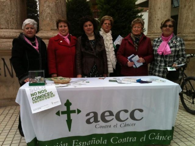 Lorca conmemora el Día Mundial contra el Cáncer con una charla y dos mesas informativas - 1, Foto 1