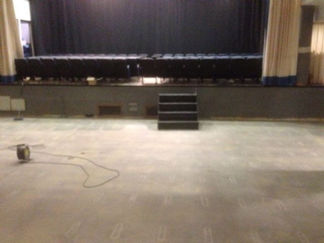 El salón de actos de la Casa de la Cultura Pedro Serna torreña se renueva - 1, Foto 1