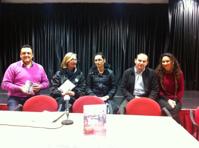 La Asociación EXURB presenta el libro Historias de vida sobre colectivos que se encuentran en situaciones de exclusión social - 1, Foto 1