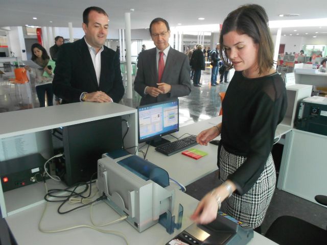 La Concejalía de Transportes estrena punto de atención al viajero en el edificio municipal de Abenarabi - 1, Foto 1