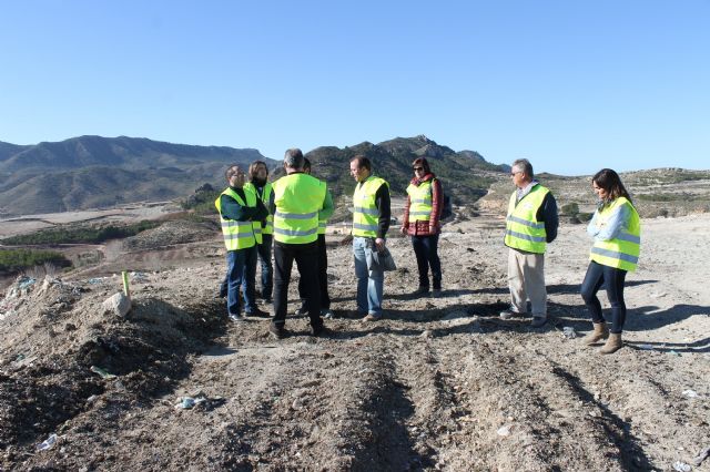 El alcalde y los portavoces de los tres grupos municipales han visitado las instalaciones del vertedero municipal - 5, Foto 5