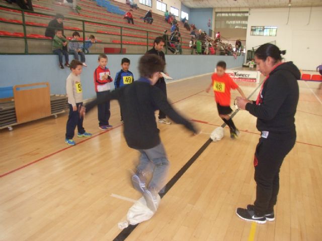 La concejala de Deportes organiz la fase local de jugando al atletismo de Deporte Escolar - 4