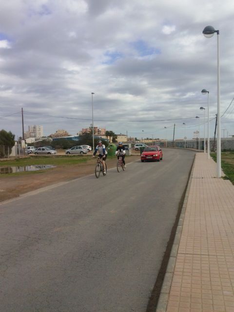 El PSOE denuncia las graves deficiencias en calles y aceras que presenta la zona escolar de La Manga - 4, Foto 4