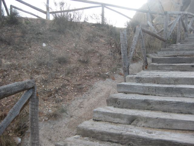 EL PSOE vuelve a denunciar la situación de abandono en la que se encuentran las zonas aledañas al Calvario - 3, Foto 3