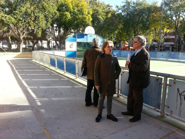 Martínez-Cachá visita Cabezo de Torres y recibe la propuesta de instalar el Recinto Carnavalero en el jardín de la Constitución - 1, Foto 1