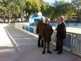 Martnez-Cach visita Cabezo de Torres y recibe la propuesta de instalar el Recinto Carnavalero en el jardn de la Constitucin