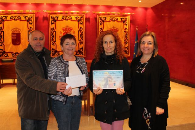 La Compañía de teatro 'Cloud Nine Drama' dona 200 euros a AMADE - 1, Foto 1