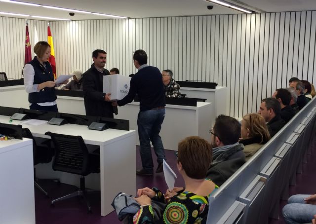 La Fundación Carmen Montero Medina dona libros a colegios y centros vecinales de Las Torres de Cotillas - 3, Foto 3