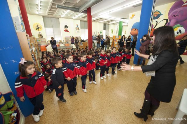 Violeta Monreal, la piraña y el sapo se encuentran con los pequeños cartageneros - 1, Foto 1